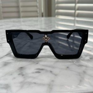 Louis Vuitton Men's Black Sunglasses